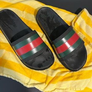 Gucci slides black, red and green